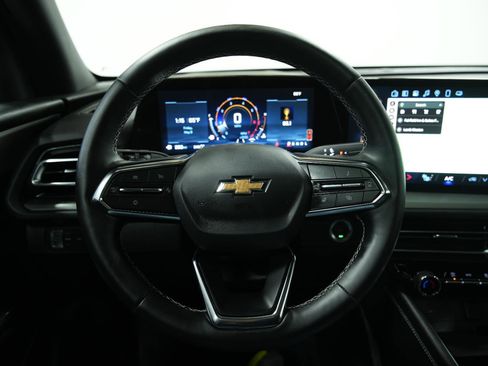 Used 2025 Chevrolet Traverse LT w/ Sun and Wheel Package AWD/4WD image 29