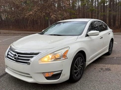 Used 2015 Nissan Altima 2.5 S w/ Power Driver Seat Package image 3