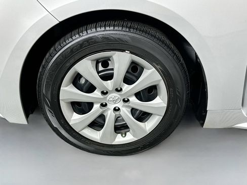 Used 2024 Toyota Corolla LE FWD image 30