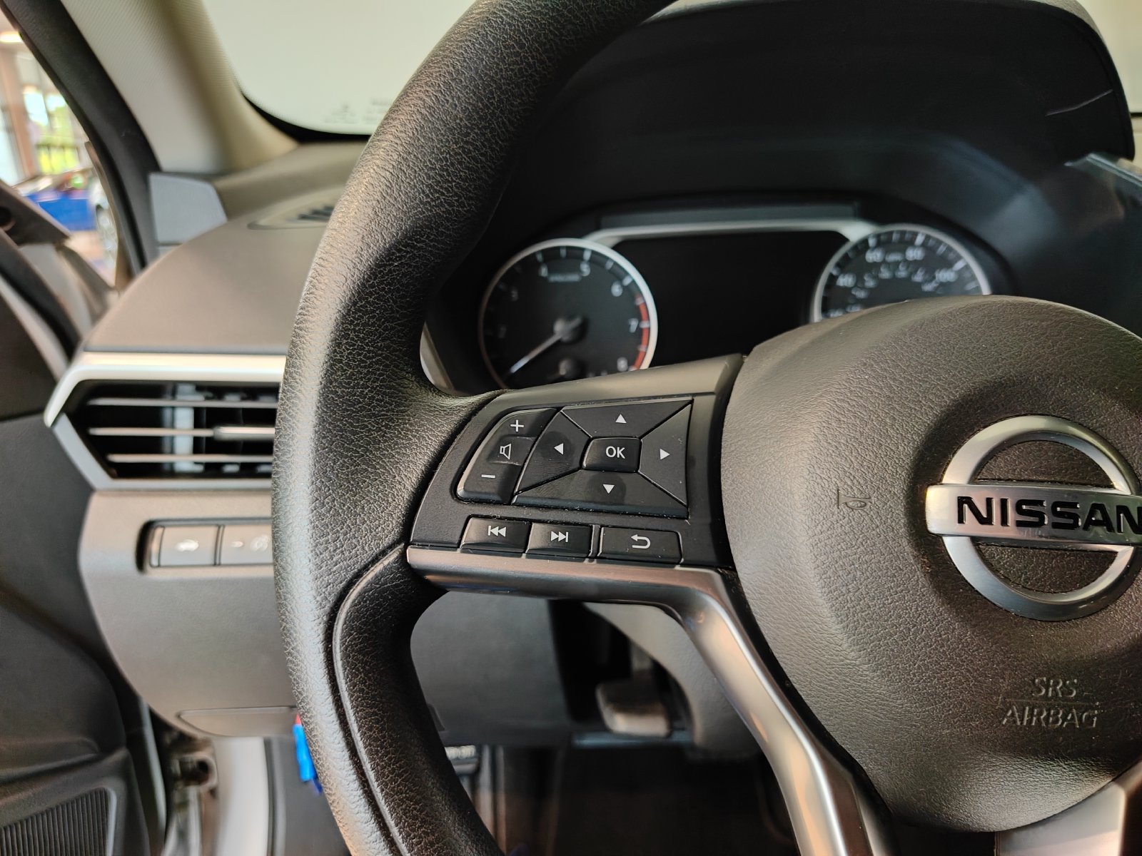 Used 2021 Nissan Altima 2.5 SV FWD image 32