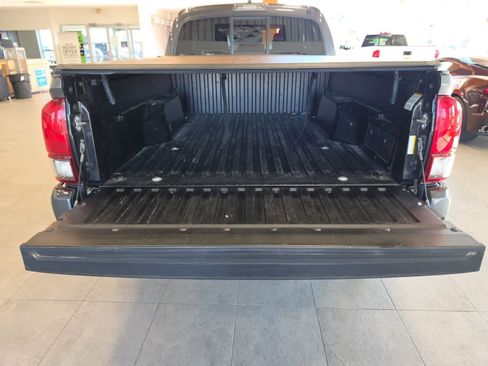 Used 2020 Toyota Tacoma 4x4 Double Cab image 29