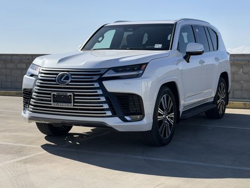 New 2026 Lexus LX 700h Luxury AWD/4WD image 6