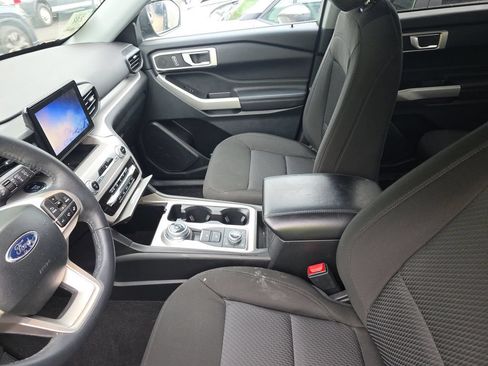 Used 2023 Ford Explorer XLT AWD/4WD image 5