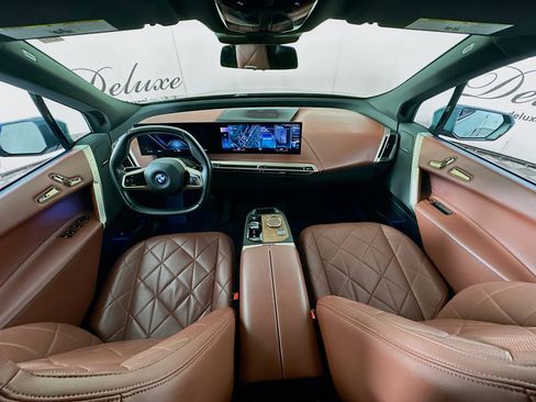 Used 2022 BMW iX xDrive50 w/ Premium Package image 19