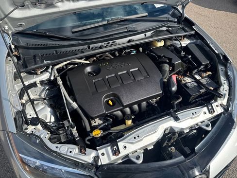 Used 2017 Toyota Corolla LE image 44