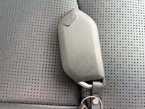 Certified 2024 Kia Sorento SX image 27