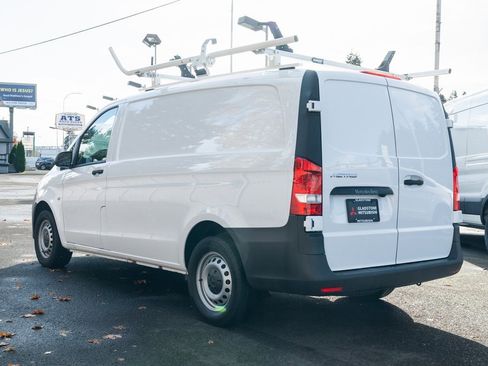 Used 2023 Mercedes-Benz Metris image 4
