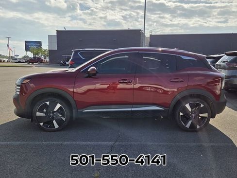 Used 2025 Nissan Kicks SR AWD/4WD image 4