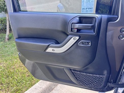 Used 2016 Jeep Wrangler Unlimited Sahara w/ Connectivity Group image 12