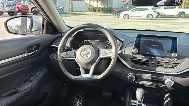 Used 2022 Nissan Altima 2.5 SV AWD/4WD image 16