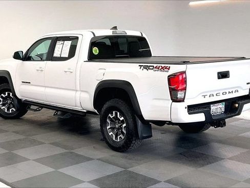 Used 2019 Toyota Tacoma TRD Off-Road w/ TRD Premium Off Road Package AWD/4WD image 10