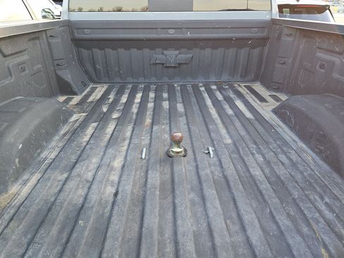 Used 2025 Chevrolet Silverado 2500 ZR2 w/ Technology Package image 23