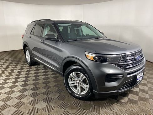Used 2022 Ford Explorer XLT image 7