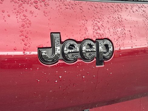 Used 2024 Jeep Grand Cherokee L Summit AWD/4WD image 32