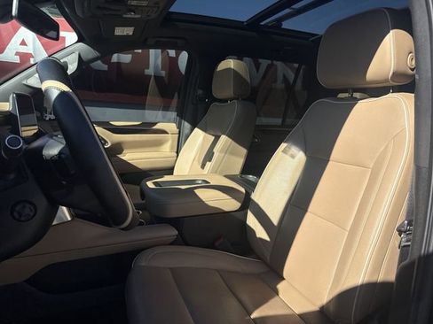 Used 2022 Chevrolet Tahoe Premier image 11