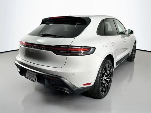 Certified 2026 Porsche Macan AWD/4WD image 9