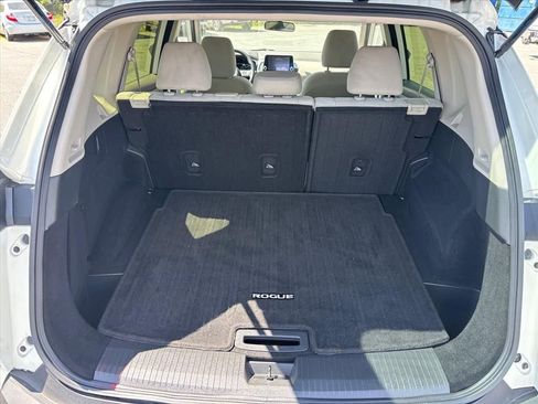 Used 2023 Nissan Rogue SV image 26