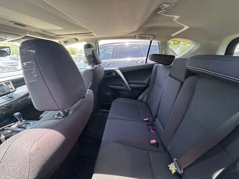 Used 2018 Toyota RAV4 XLE w/ Carpet Mat Package FWD image 8