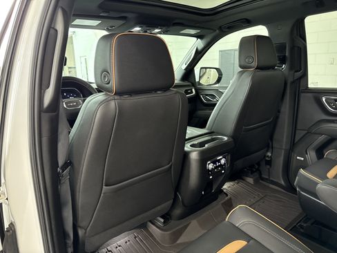 Used 2023 GMC Yukon AT4 w/ AT4 Premium Plus Package image 41