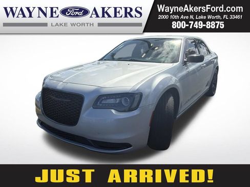 Used 2021 Chrysler 300 Touring w/ Sport Appearance Package RWD image 1