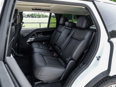 New 2026 Land Rover Range Rover Long Wheelbase SE AWD/4WD image 52