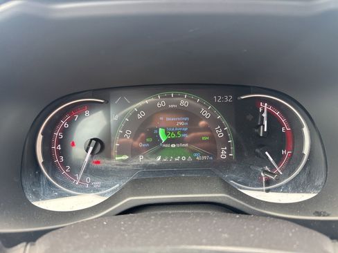 Used 2025 Toyota RAV4 XLE FWD image 14