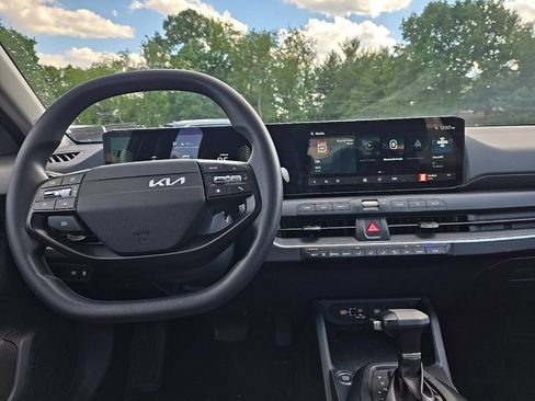 Used 2025 Kia K4 FWD image 33