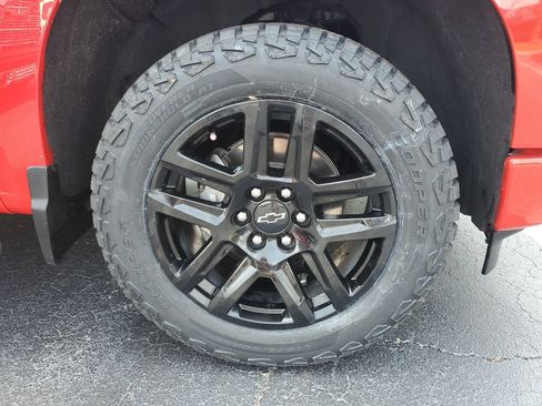 Used 2024 Chevrolet Silverado 1500 Custom w/ Turbomax Blackout Package RWD image 5