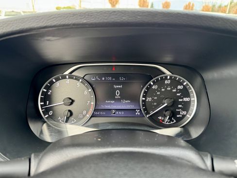 Used 2022 Nissan Frontier SV AWD/4WD image 14