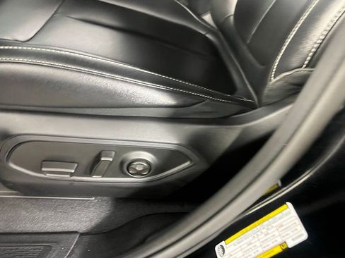 Used 2024 Jeep Grand Cherokee Limited image 24