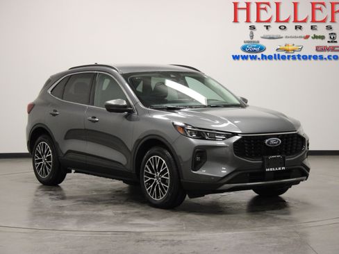Used 2023 Ford Escape SE w/ PHEV Premium Package FWD image 1