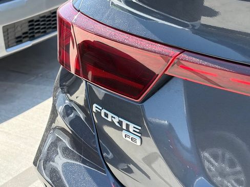 Used 2023 Kia Forte LX FWD image 4