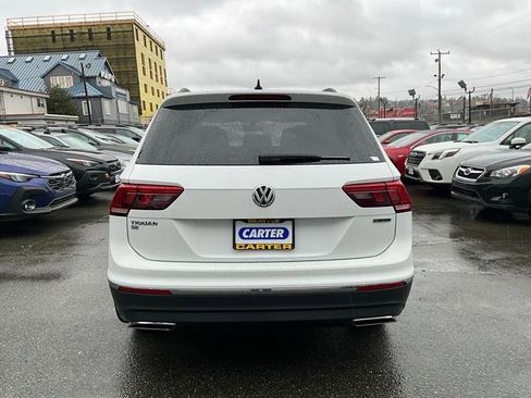 Used 2020 Volkswagen Tiguan SE w/ Panoramic Sunroof Package image 7