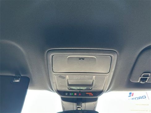 Used 2024 Chevrolet Traverse LT image 28