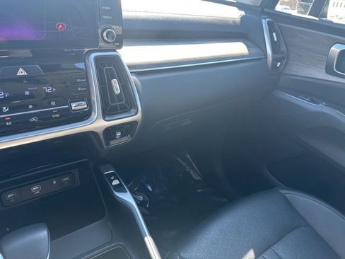 Used 2023 Kia Sorento S w/ Panoramic Sunroof Package image 20