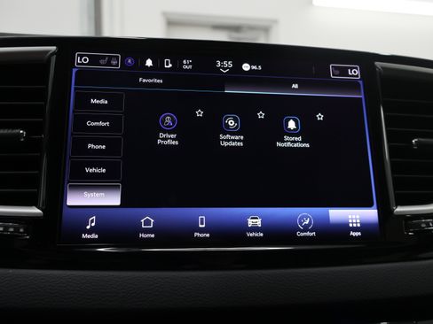 Used 2024 Chrysler Pacifica Touring-L FWD image 54