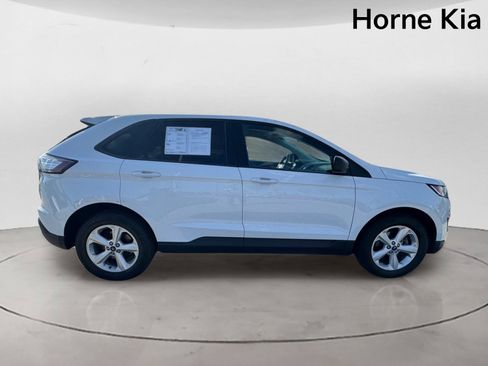Used 2018 Ford Edge SE FWD image 3