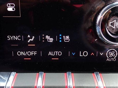 Used 2025 GMC Yukon XL AT4 Ultimate w/ LPO, Floor Liner Package AWD/4WD image 24