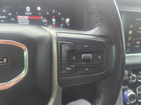 Used 2022 GMC Yukon XL Denali w/ Denali Premium Package AWD/4WD image 17