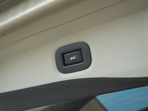 Used 2019 Nissan Rogue SL image 26