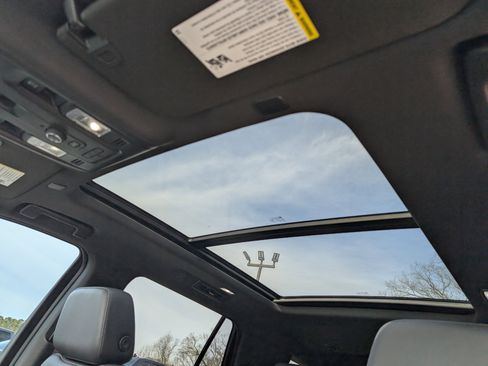 Used 2021 Chevrolet Tahoe Z71 image 15