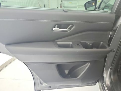 New 2026 Nissan Pathfinder SL w/ SL Premium Package FWD image 36