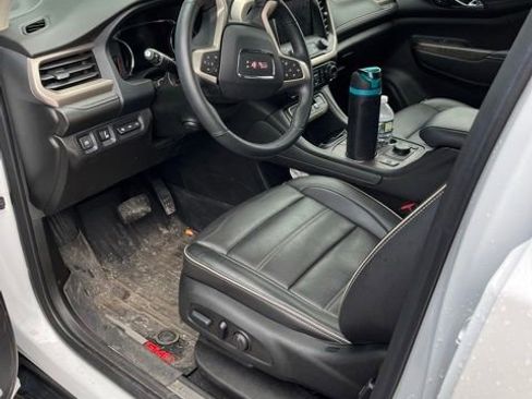 Used 2023 GMC Acadia Denali w/ Denali Technology Package image 6