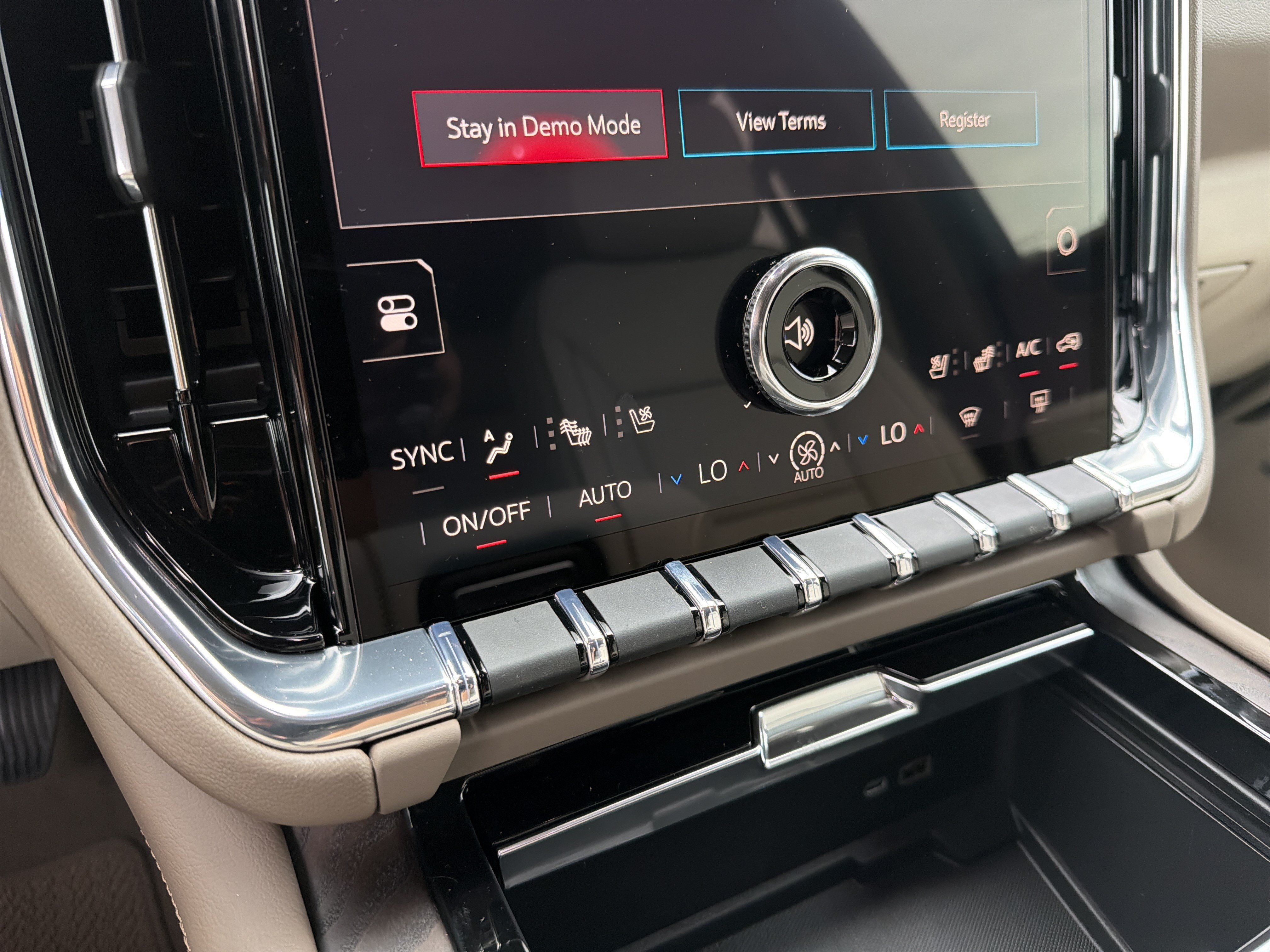 New 2026 GMC Yukon Denali w/ Denali Reserve Package AWD/4WD image 27