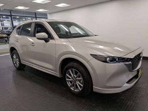 Used 2025 MAZDA CX-5 AWD 2.5 S w/ Preferred Package image 3
