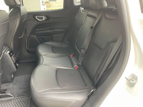 Used 2025 Jeep Compass Trailhawk image 25