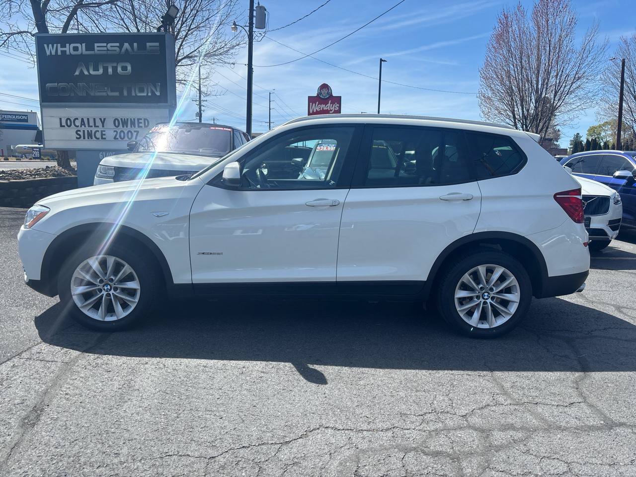 Used 2017 BMW X3 xDrive28i w/ Driving Assistance Package AWD/4WD image 2