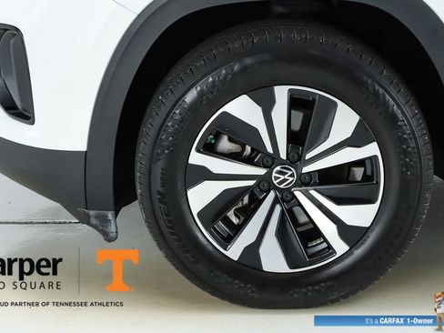 Used 2024 Volkswagen Atlas Cross Sport SE FWD image 5