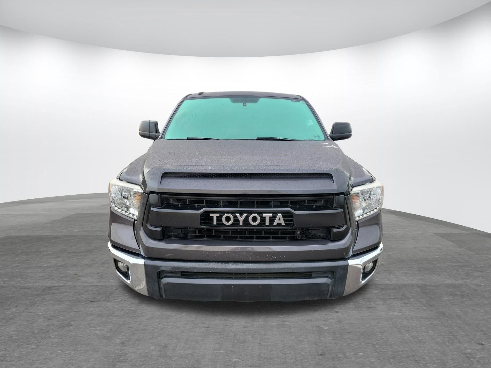 Used 2016 Toyota Tundra SR5 w/ SR5 Upgrade Package AWD/4WD image 2