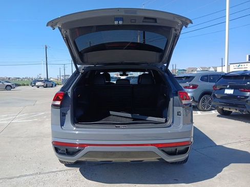 Used 2023 Volkswagen Atlas Cross Sport SEL R-Line image 9